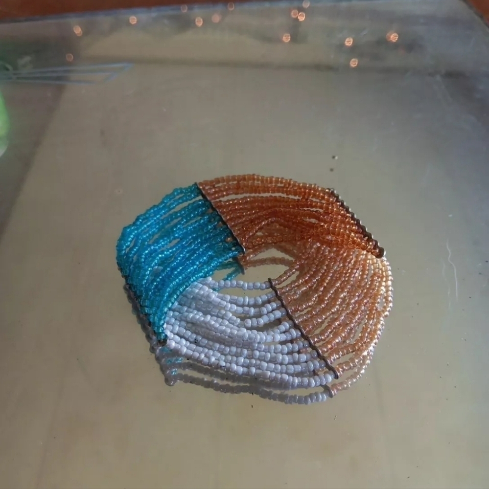 Bracelet Womens 10 x 1 Multi Strand Gold Brown Beads Stretch